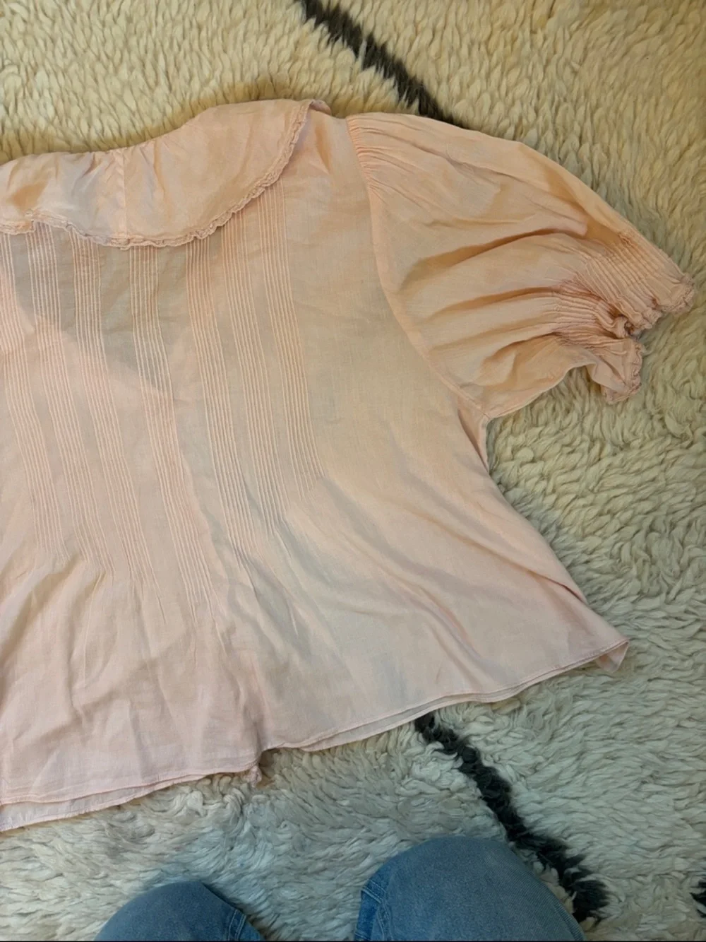 Doen Pale Pink Ruffled V-Neck Blouse - Picture 14 of 16